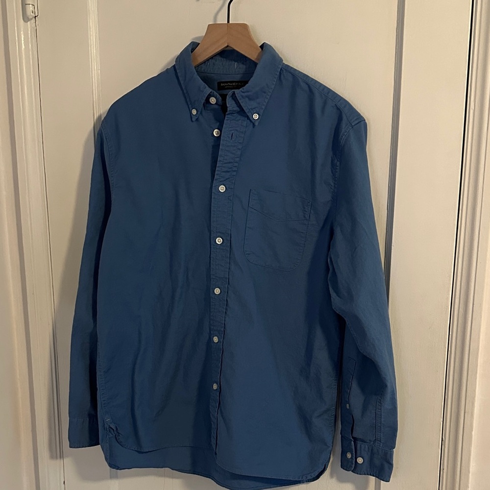Banana Republic Casual Blue Button-Down Shirt